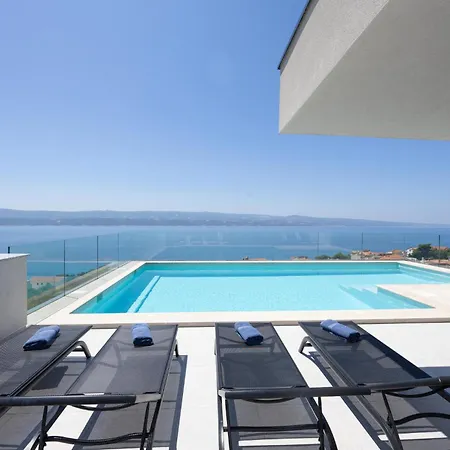 Gorgeous In With Swimming Pool