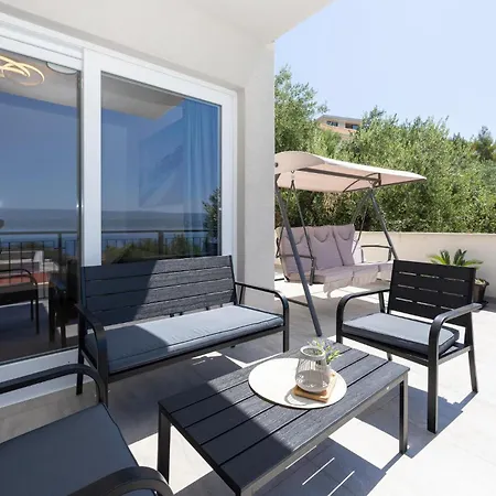 Appartement Gorgeous In With Swimming Pool